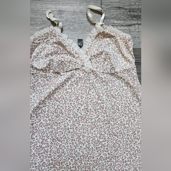 Marilyn Monroe Intimates Animal Print Chemise - Picture 2 of 8